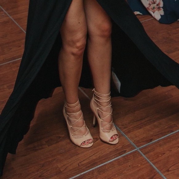 💕SALE💕 Vince Camuto Taupe Laceup Heels - Picture 3 of 10